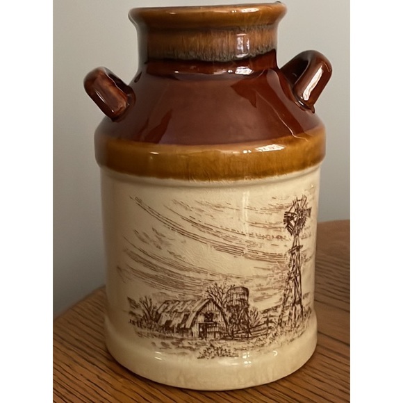 Vintage Barn-house Crock - Picture 4 of 5